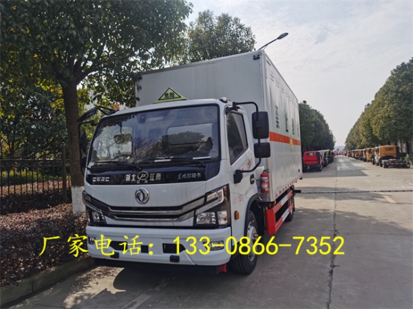 東風(fēng)多利卡易燃固體廂式運輸車【國六】