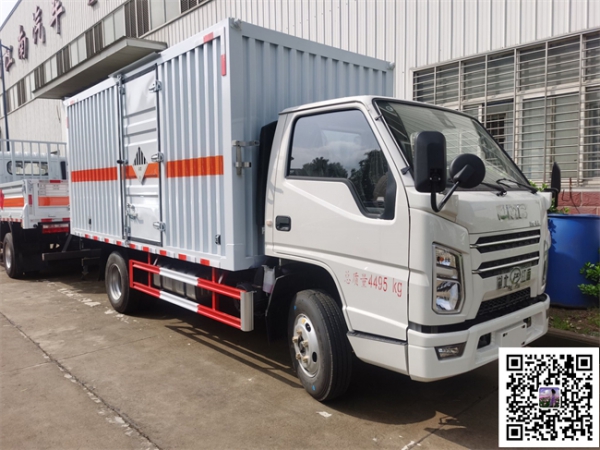 江鈴雜項(xiàng)危險(xiǎn)物品廂式運(yùn)輸車（國(guó)六）