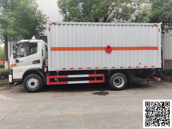 易燃?xì)怏w廂式運(yùn)輸車|江淮5.2米廂體帶液壓尾板氣瓶運(yùn)輸車