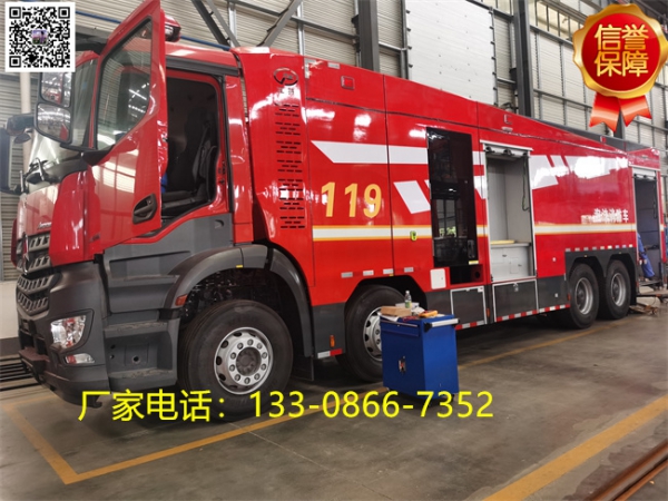  奔馳18噸水罐消防車（國六標(biāo)準(zhǔn)）