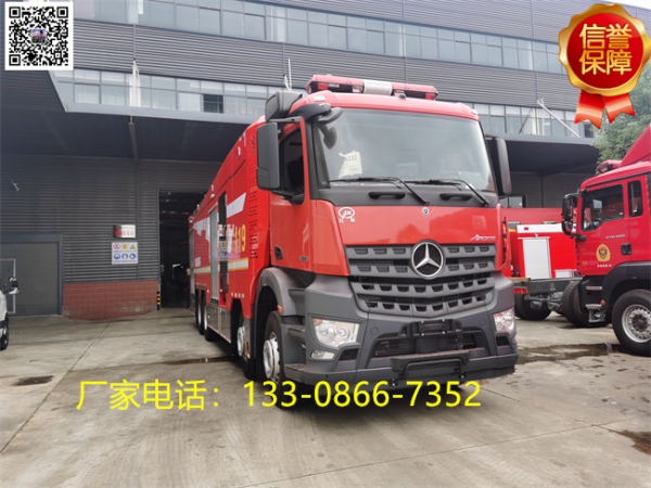  奔馳18噸水罐消防車（國六標(biāo)準(zhǔn)）